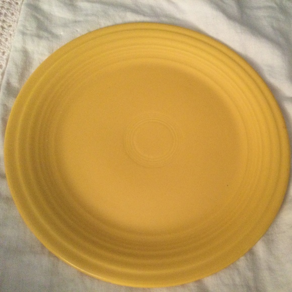 Vintage Fiesta Yellow Luncheon Plate  9.5” - Picture 1 of 3